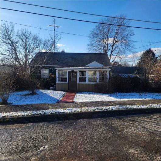 1602 National St, New Castle, PA 16101, 3 Bedrooms Bedrooms, 6 Rooms Rooms,1 BathroomBathrooms,Residential,For Sale,National St,1711577