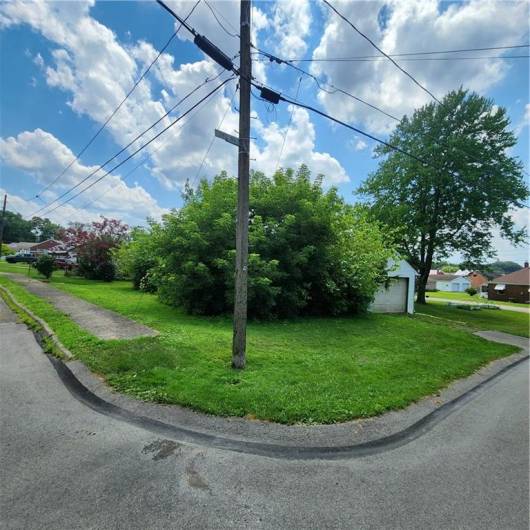 1602 National St, New Castle, PA 16101, 3 Bedrooms Bedrooms, 6 Rooms Rooms,1 BathroomBathrooms,Residential,For Sale,National St,1711577