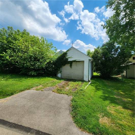 1602 National St, New Castle, PA 16101, 3 Bedrooms Bedrooms, 6 Rooms Rooms,1 BathroomBathrooms,Residential,For Sale,National St,1711577