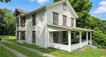 339 E Market St, Mercer, PA 16137, 3 Bedrooms Bedrooms, ,1.1 BathroomsBathrooms,Residential,For Sale,E Market St,1711578
