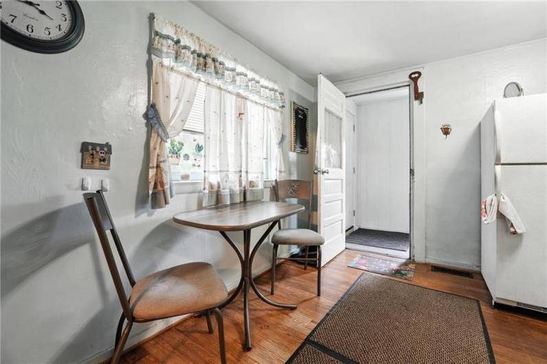 339 E Market St, Mercer, PA 16137, 3 Bedrooms Bedrooms, ,1.1 BathroomsBathrooms,Residential,For Sale,E Market St,1711578