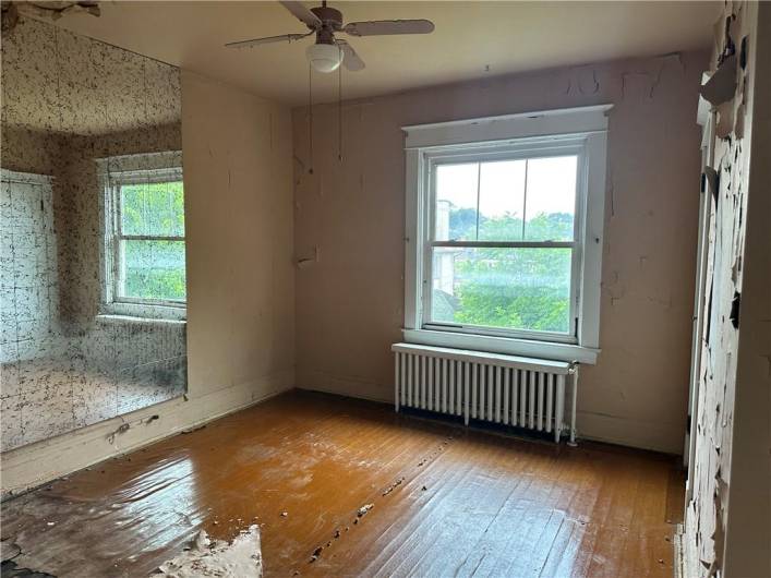 1532 Orangewood Ave, Pittsburgh, PA 15216, 3 Bedrooms Bedrooms, 8 Rooms Rooms,1 BathroomBathrooms,Residential,For Sale,Orangewood Ave,1711584