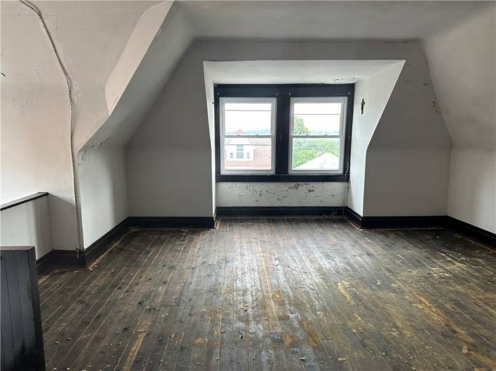 1532 Orangewood Ave, Pittsburgh, PA 15216, 3 Bedrooms Bedrooms, 8 Rooms Rooms,1 BathroomBathrooms,Residential,For Sale,Orangewood Ave,1711584