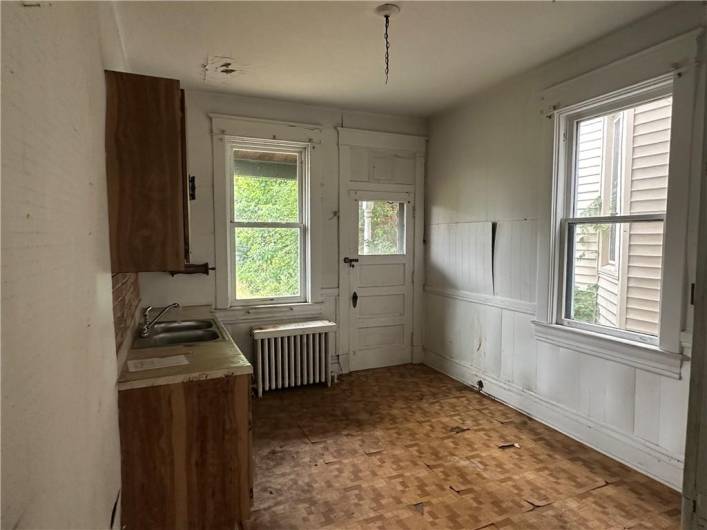 1532 Orangewood Ave, Pittsburgh, PA 15216, 3 Bedrooms Bedrooms, 8 Rooms Rooms,1 BathroomBathrooms,Residential,For Sale,Orangewood Ave,1711584