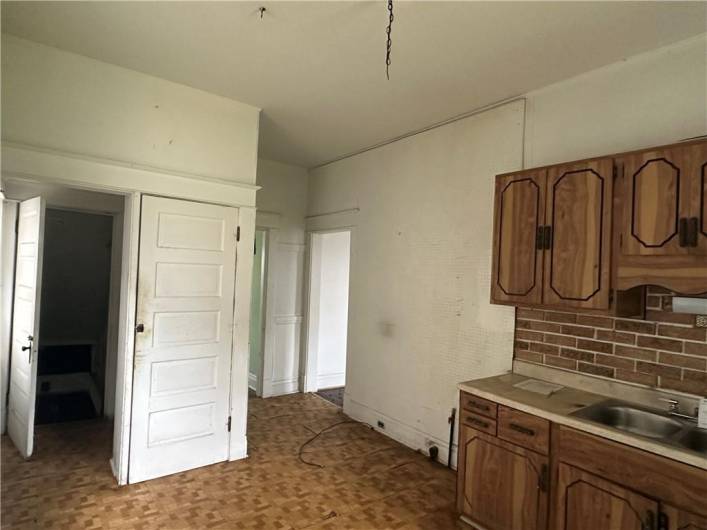 1532 Orangewood Ave, Pittsburgh, PA 15216, 3 Bedrooms Bedrooms, 8 Rooms Rooms,1 BathroomBathrooms,Residential,For Sale,Orangewood Ave,1711584