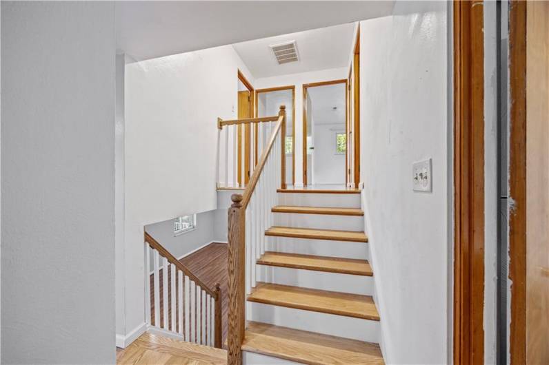 5488 Wolfe Drive, Pittsburgh, PA 15236, 4 Bedrooms Bedrooms, 9 Rooms Rooms,2 BathroomsBathrooms,Residential,For Sale,Wolfe Drive,0,1711607