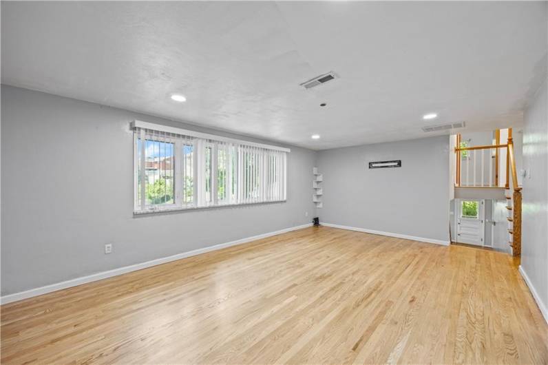 5488 Wolfe Drive, Pittsburgh, PA 15236, 4 Bedrooms Bedrooms, 9 Rooms Rooms,2 BathroomsBathrooms,Residential,For Sale,Wolfe Drive,0,1711607