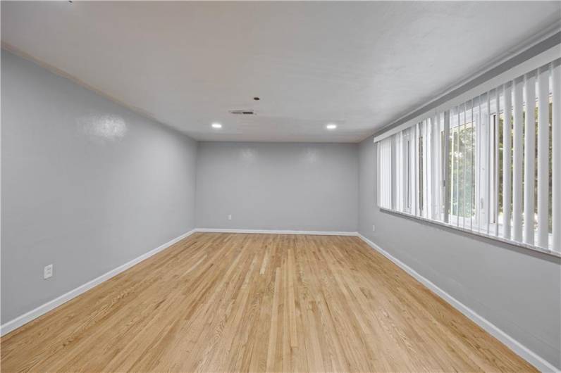 5488 Wolfe Drive, Pittsburgh, PA 15236, 4 Bedrooms Bedrooms, 9 Rooms Rooms,2 BathroomsBathrooms,Residential,For Sale,Wolfe Drive,0,1711607