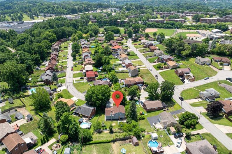 5488 Wolfe Drive, Pittsburgh, PA 15236, 4 Bedrooms Bedrooms, 9 Rooms Rooms,2 BathroomsBathrooms,Residential,For Sale,Wolfe Drive,0,1711607