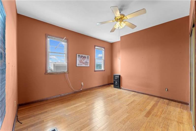 213 Pennsylvania Ave, Pittsburgh, PA 15202, 2 Bedrooms Bedrooms, ,1 BathroomBathrooms,Residential,For Sale,Pennsylvania Ave,1711623