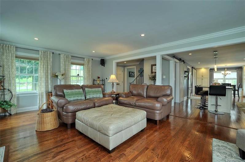 79 W Manilla Avenue, Pittsburgh, PA 15220, 3 Bedrooms Bedrooms, 9 Rooms Rooms,3.1 BathroomsBathrooms,Residential,For Sale,W Manilla Avenue,0,1711626