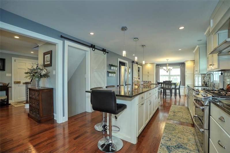 79 W Manilla Avenue, Pittsburgh, PA 15220, 3 Bedrooms Bedrooms, 9 Rooms Rooms,3.1 BathroomsBathrooms,Residential,For Sale,W Manilla Avenue,0,1711626