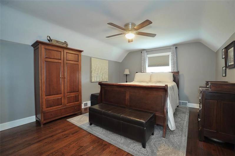 79 W Manilla Avenue, Pittsburgh, PA 15220, 3 Bedrooms Bedrooms, 9 Rooms Rooms,3.1 BathroomsBathrooms,Residential,For Sale,W Manilla Avenue,0,1711626