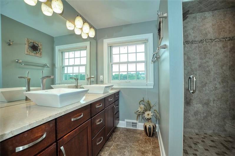 79 W Manilla Avenue, Pittsburgh, PA 15220, 3 Bedrooms Bedrooms, 9 Rooms Rooms,3.1 BathroomsBathrooms,Residential,For Sale,W Manilla Avenue,0,1711626