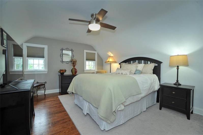 79 W Manilla Avenue, Pittsburgh, PA 15220, 3 Bedrooms Bedrooms, 9 Rooms Rooms,3.1 BathroomsBathrooms,Residential,For Sale,W Manilla Avenue,0,1711626