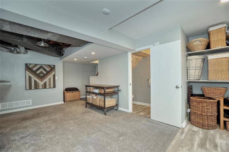 79 W Manilla Avenue, Pittsburgh, PA 15220, 3 Bedrooms Bedrooms, 9 Rooms Rooms,3.1 BathroomsBathrooms,Residential,For Sale,W Manilla Avenue,0,1711626