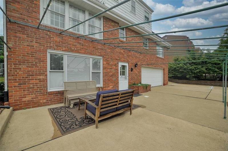 79 W Manilla Avenue, Pittsburgh, PA 15220, 3 Bedrooms Bedrooms, 9 Rooms Rooms,3.1 BathroomsBathrooms,Residential,For Sale,W Manilla Avenue,0,1711626
