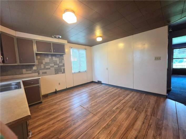 412 Viola Ave, Duquesne, PA 15110, 2 Bedrooms Bedrooms, 4 Rooms Rooms,1 BathroomBathrooms,Residential,For Sale,Viola Ave,0,1711633