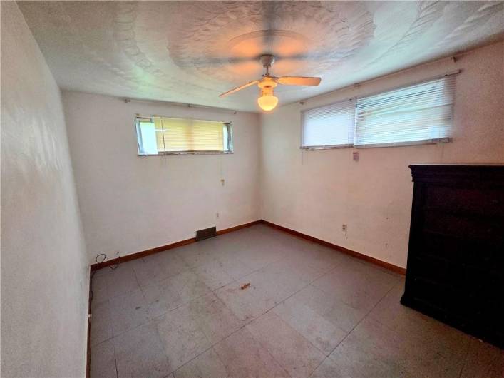 412 Viola Ave, Duquesne, PA 15110, 2 Bedrooms Bedrooms, 4 Rooms Rooms,1 BathroomBathrooms,Residential,For Sale,Viola Ave,0,1711633