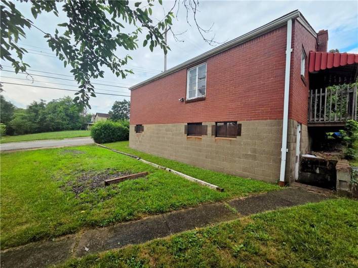 412 Viola Ave, Duquesne, PA 15110, 2 Bedrooms Bedrooms, 4 Rooms Rooms,1 BathroomBathrooms,Residential,For Sale,Viola Ave,0,1711633