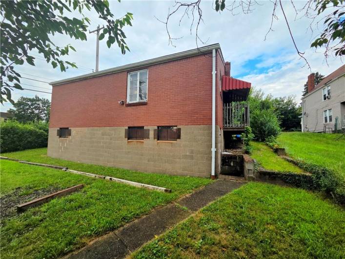 412 Viola Ave, Duquesne, PA 15110, 2 Bedrooms Bedrooms, 4 Rooms Rooms,1 BathroomBathrooms,Residential,For Sale,Viola Ave,0,1711633