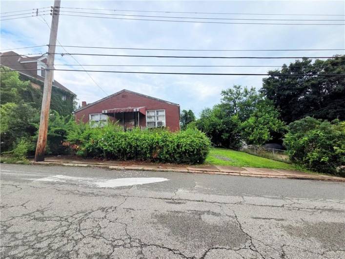 412 Viola Ave, Duquesne, PA 15110, 2 Bedrooms Bedrooms, 4 Rooms Rooms,1 BathroomBathrooms,Residential,For Sale,Viola Ave,0,1711633