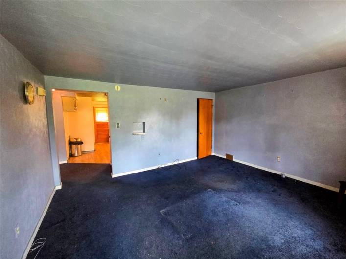 412 Viola Ave, Duquesne, PA 15110, 2 Bedrooms Bedrooms, 4 Rooms Rooms,1 BathroomBathrooms,Residential,For Sale,Viola Ave,0,1711633