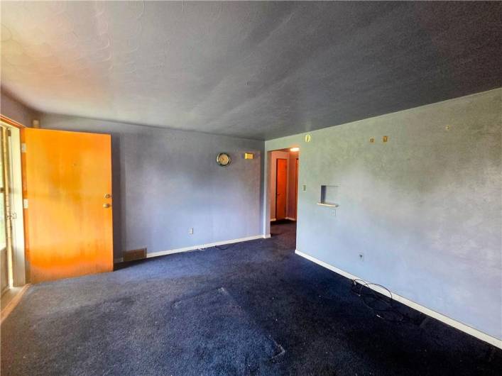412 Viola Ave, Duquesne, PA 15110, 2 Bedrooms Bedrooms, 4 Rooms Rooms,1 BathroomBathrooms,Residential,For Sale,Viola Ave,0,1711633