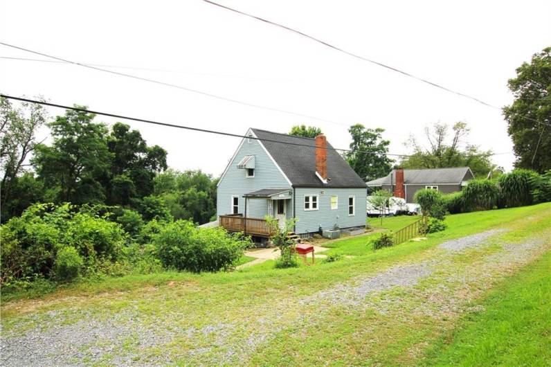 216 Duffy Dr, Coraopolis, PA 15108, 2 Bedrooms Bedrooms, 7 Rooms Rooms,2 BathroomsBathrooms,Residential,For Sale,Duffy Dr,0,1711635