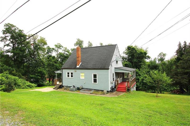 216 Duffy Dr, Coraopolis, PA 15108, 2 Bedrooms Bedrooms, 7 Rooms Rooms,2 BathroomsBathrooms,Residential,For Sale,Duffy Dr,0,1711635