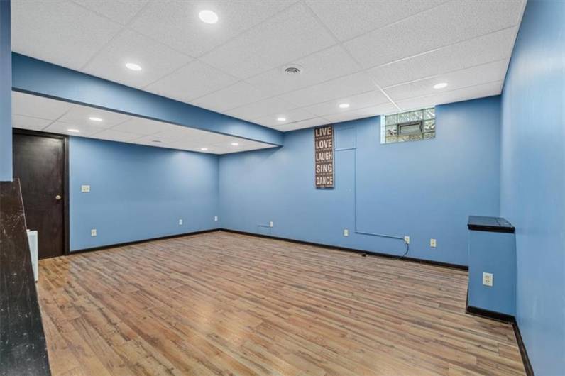 2403 Ramblewood Dr, Wexford, PA 15090, 4 Bedrooms Bedrooms, 11 Rooms Rooms,2.1 BathroomsBathrooms,Residential,For Sale,Ramblewood Dr,0,1711636