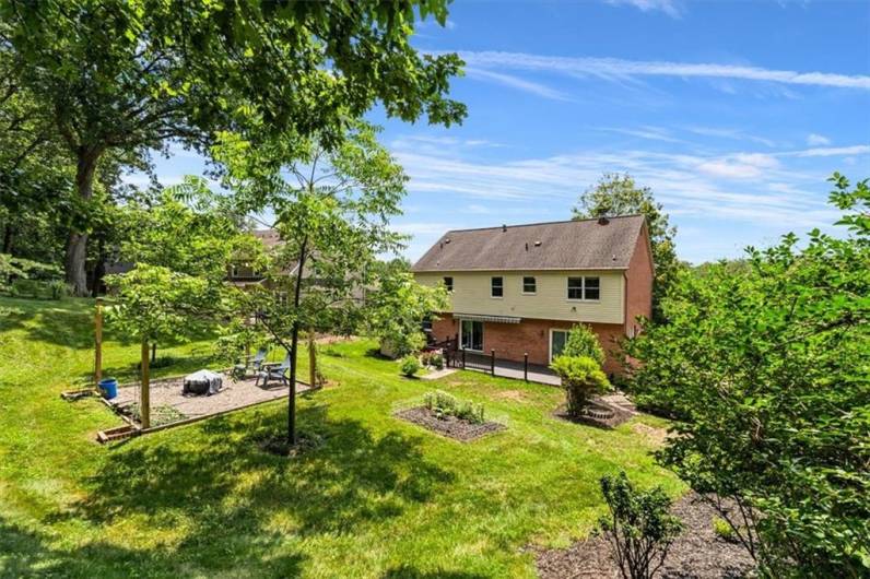2403 Ramblewood Dr, Wexford, PA 15090, 4 Bedrooms Bedrooms, 11 Rooms Rooms,2.1 BathroomsBathrooms,Residential,For Sale,Ramblewood Dr,0,1711636