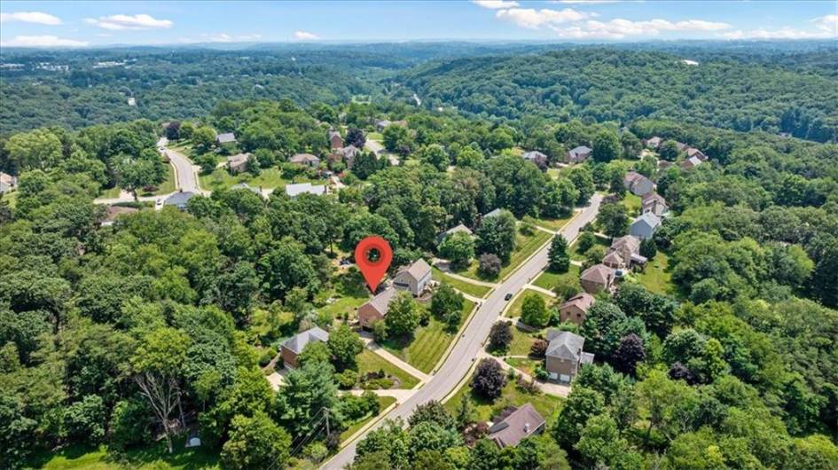 2403 Ramblewood Dr, Wexford, PA 15090, 4 Bedrooms Bedrooms, 11 Rooms Rooms,2.1 BathroomsBathrooms,Residential,For Sale,Ramblewood Dr,0,1711636