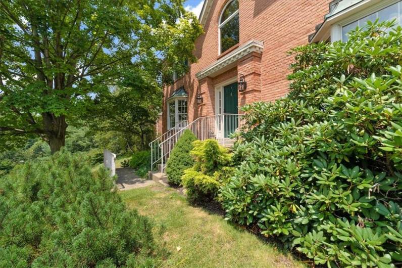 2403 Ramblewood Dr, Wexford, PA 15090, 4 Bedrooms Bedrooms, 11 Rooms Rooms,2.1 BathroomsBathrooms,Residential,For Sale,Ramblewood Dr,0,1711636