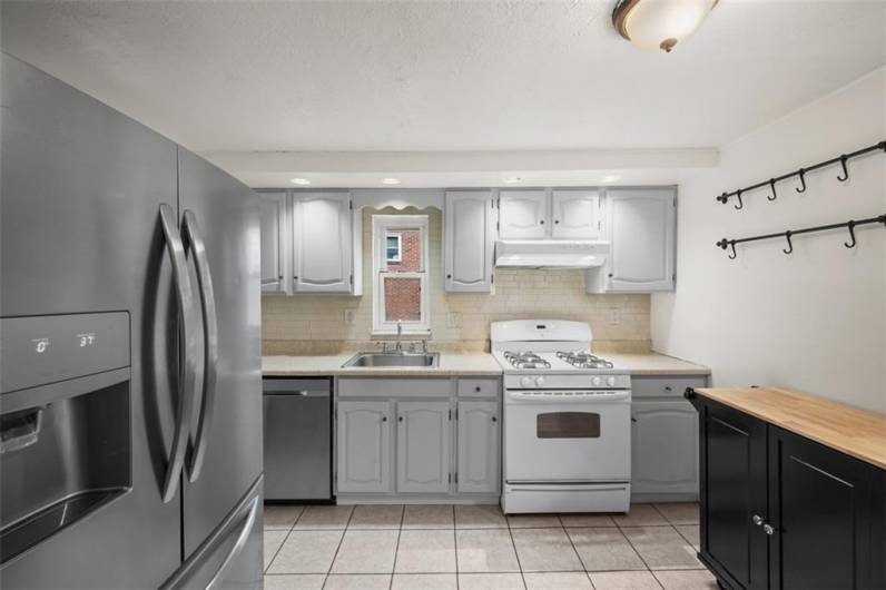 306 Drexel Dr, Monroeville, PA 15146, 3 Bedrooms Bedrooms, 9 Rooms Rooms,1.1 BathroomsBathrooms,Residential,For Sale,Drexel Dr,1700201