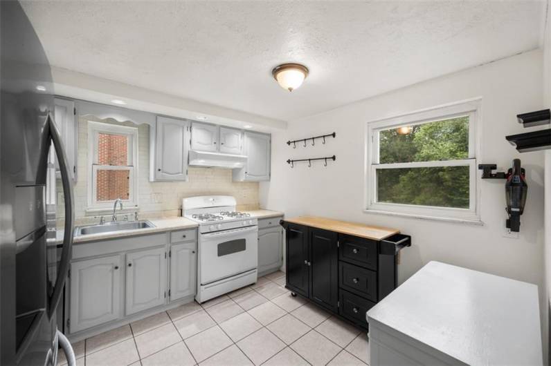 306 Drexel Dr, Monroeville, PA 15146, 3 Bedrooms Bedrooms, 9 Rooms Rooms,1.1 BathroomsBathrooms,Residential,For Sale,Drexel Dr,1700201