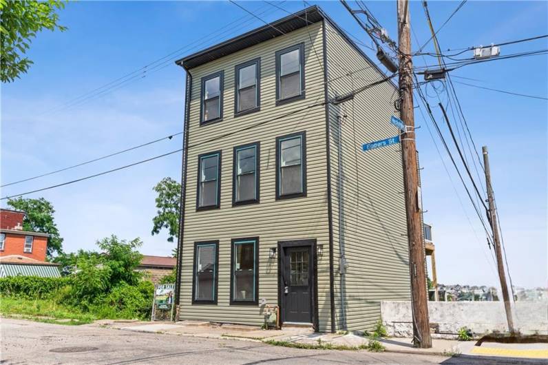 2101 Eggers St, Pittsburgh, PA 15212, 3 Bedrooms Bedrooms, ,2 BathroomsBathrooms,Residential,For Sale,Eggers St,0,1710677