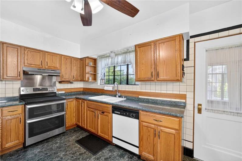 510 7th Street, Beaver Falls, PA 15010, 5 Bedrooms Bedrooms, 12 Rooms Rooms,2.3 BathroomsBathrooms,Residential,For Sale,7th Street,1710944