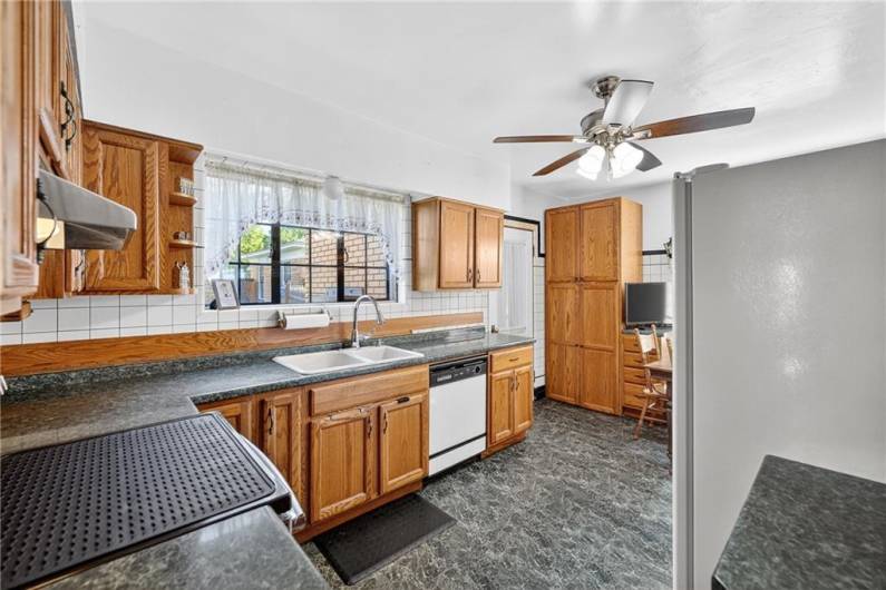 510 7th Street, Beaver Falls, PA 15010, 5 Bedrooms Bedrooms, 12 Rooms Rooms,2.3 BathroomsBathrooms,Residential,For Sale,7th Street,1710944