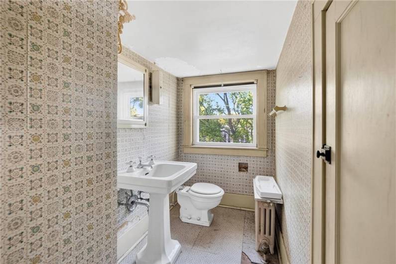 510 7th Street, Beaver Falls, PA 15010, 5 Bedrooms Bedrooms, 12 Rooms Rooms,2.3 BathroomsBathrooms,Residential,For Sale,7th Street,1710944