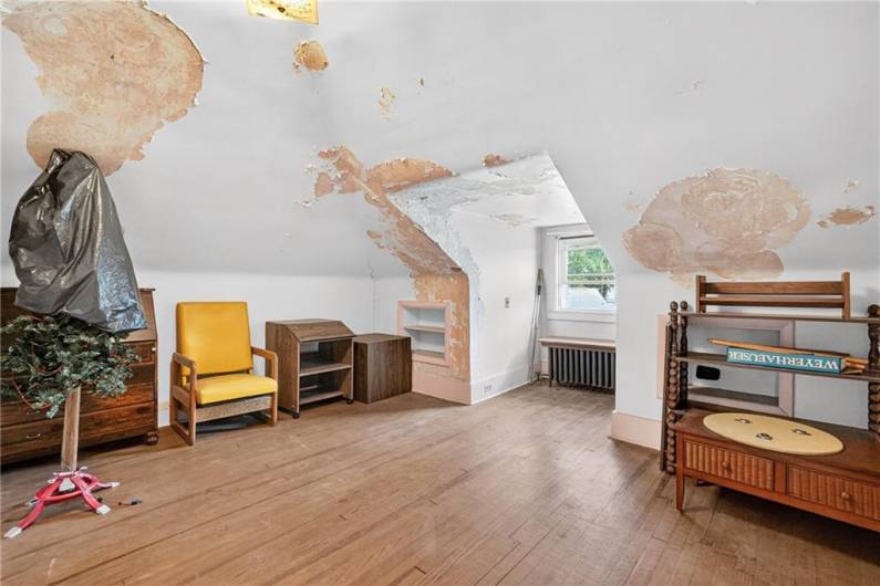 510 7th Street, Beaver Falls, PA 15010, 5 Bedrooms Bedrooms, 12 Rooms Rooms,2.3 BathroomsBathrooms,Residential,For Sale,7th Street,1710944