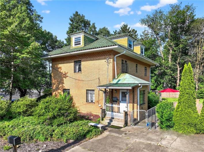 510 7th Street, Beaver Falls, PA 15010, 5 Bedrooms Bedrooms, 12 Rooms Rooms,2.3 BathroomsBathrooms,Residential,For Sale,7th Street,1710944