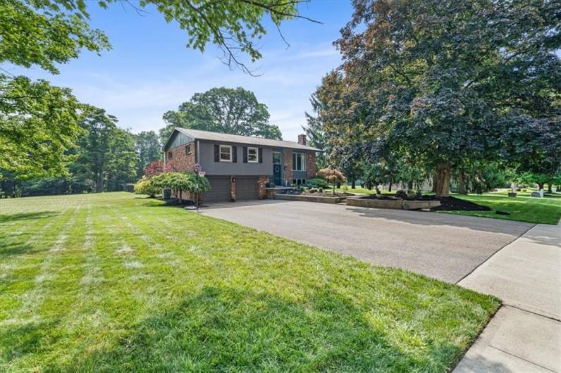 201 Pinkerton Rd, Wexford, PA 15090, 3 Bedrooms Bedrooms, 9 Rooms Rooms,1.2 BathroomsBathrooms,Residential,For Sale,Pinkerton Rd,1711313