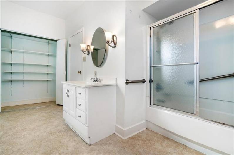 308 Harrison Avenue, Pittsburgh, PA 15202, 3 Bedrooms Bedrooms, 7 Rooms Rooms,1 BathroomBathrooms,Residential,For Sale,Harrison Avenue,1711354