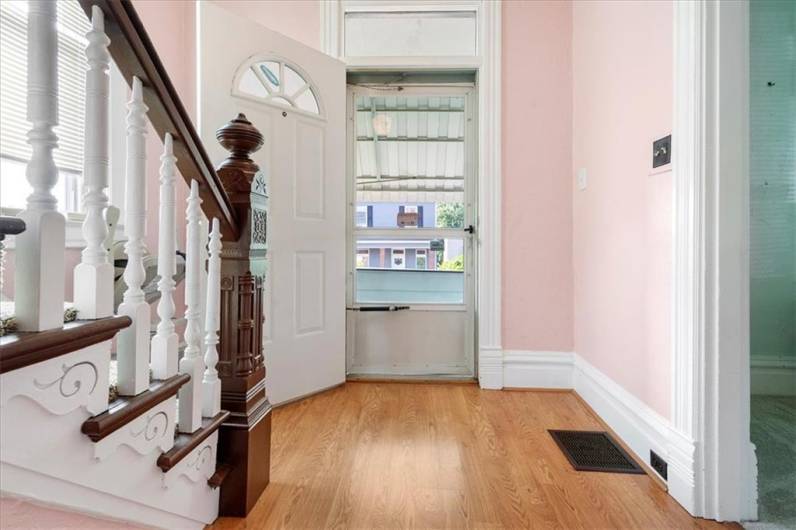 Spacious entryway