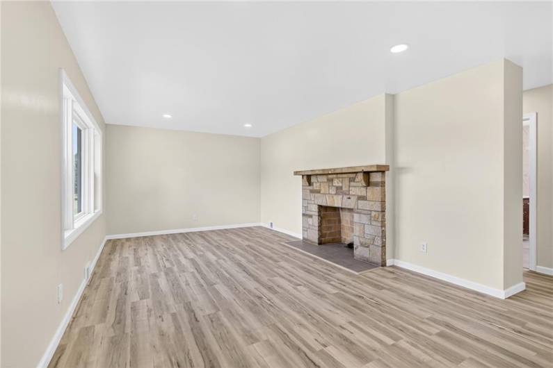 545 Vanderbilt Rd, Connellsville, PA 15425, 4 Bedrooms Bedrooms, 7 Rooms Rooms,3 BathroomsBathrooms,Residential,For Sale,Vanderbilt Rd,1711414