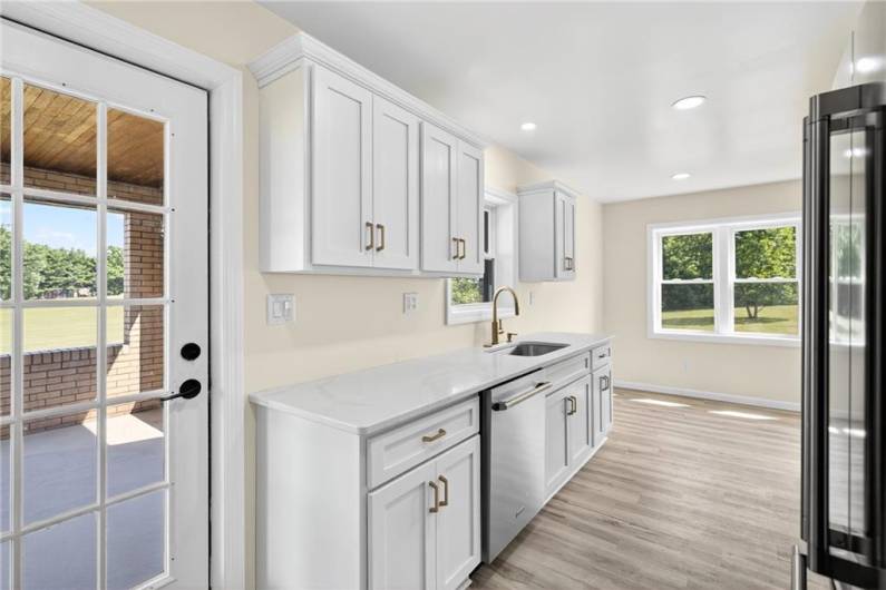 545 Vanderbilt Rd, Connellsville, PA 15425, 4 Bedrooms Bedrooms, 7 Rooms Rooms,3 BathroomsBathrooms,Residential,For Sale,Vanderbilt Rd,1711414