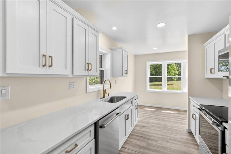 545 Vanderbilt Rd, Connellsville, PA 15425, 4 Bedrooms Bedrooms, 7 Rooms Rooms,3 BathroomsBathrooms,Residential,For Sale,Vanderbilt Rd,1711414