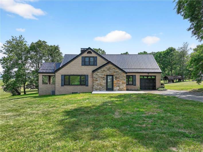 545 Vanderbilt Rd, Connellsville, PA 15425, 4 Bedrooms Bedrooms, 7 Rooms Rooms,3 BathroomsBathrooms,Residential,For Sale,Vanderbilt Rd,1711414