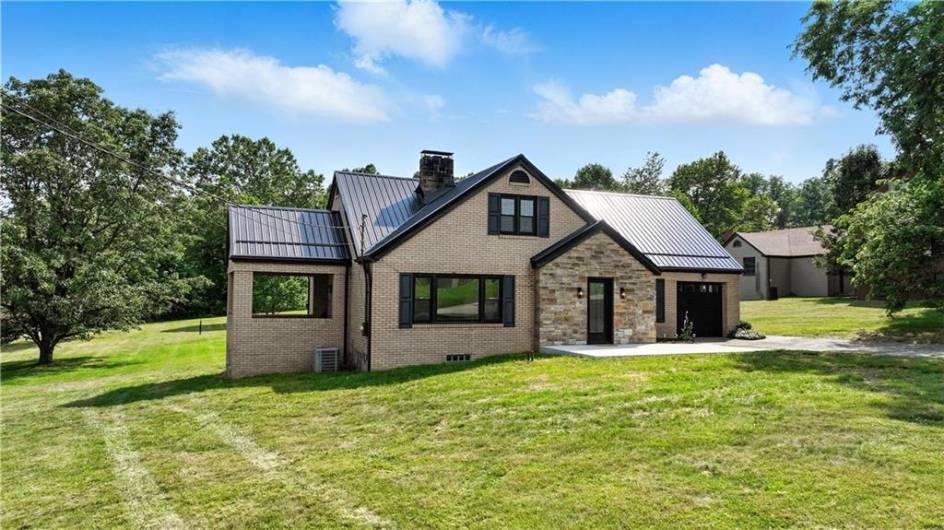 545 Vanderbilt Rd, Connellsville, PA 15425, 4 Bedrooms Bedrooms, 7 Rooms Rooms,3 BathroomsBathrooms,Residential,For Sale,Vanderbilt Rd,1711414